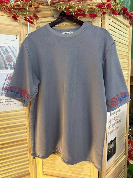 T-shirt with embroidered sleeves [Luhansk region]